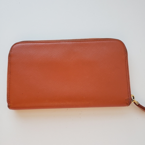 Authentic Prada Large Saffiano Leather Wallet - Picture 5 of 17